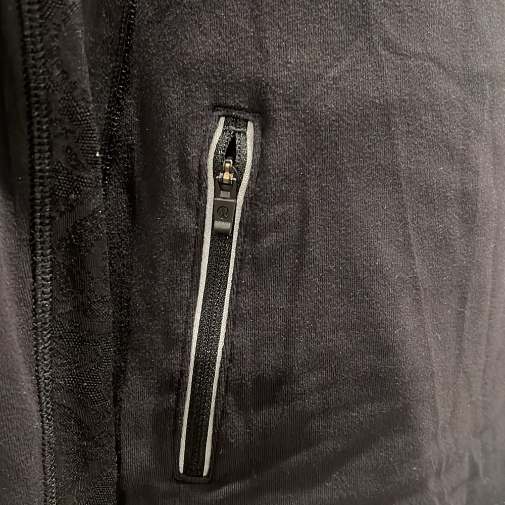 Lululemon Lace Star Runner Pullover Top Size 12 Black - Picture 13 of 13